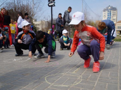 В Волгограде прошел флешмоб против смертельной игры «Беги или умри»