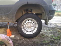 «Нива» сорвалась с домкрата и насмерть раздавила волгоградца 