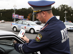 В Волгограде ГИБДД запретили снимать номера за тонировку