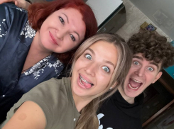 Аня Покров приехала в Волгоград с вернувшимся в Россию Артуром Бабичем