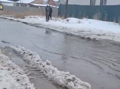 Фекалии уже полились в дома: канализационное бедствие терпят на юге Волгограда 