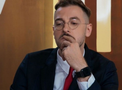 «Не хотел мериться с дедом всю жизнь»: волгоградский комик Андрей Бебуришвили о том, почему прервал семейную династию врачей