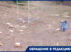 Пьяные дебоши и обертки от бургеров: детская площадка в центре Волгограда стала злачным местом 