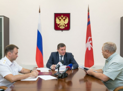 Президент заставил губернатора Андрея Бочарова посмотреть в глаза недовольным волгоградцам