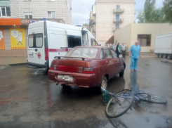 Под Волгоградом велосипедист угодил под колеса ВАЗа 