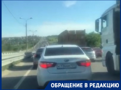 Запретить въезд фур в город требуют волгоградцы после жуткой аварии с маршруткой