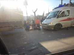 На видео попало смертельное ДТП с МАЗом в Волгограде 
