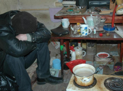 В Волгограде брат с сестрой содержали наркопритон 