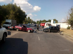 Тройное ДТП устроил водитель Nexia в Волгограде: пострадали 4-летняя девочка и двое взрослых