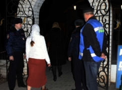 Полторы тысячи полицейских в Пасху охраняли порядок в храмах Волгограда 