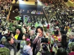 Аншлаг из пенсионеров и стариков, - волгоградцы о концерте Киркорова