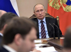 Владимир Путин спасает Волгоградскую область от банкротства