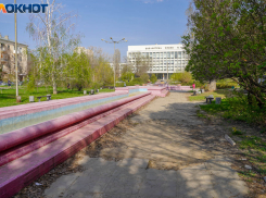 Разруху в центре потребовали ликвидировать волгоградцы: о клумбах с розами люди уже не мечтают