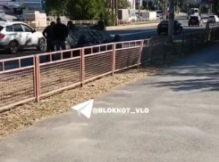 Жесткая авария-перевертыш попала на видео в Волгограде 
