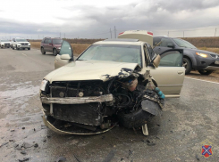 Четыре человека пострадали в страшном ДТП под Волгоградом