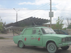 Машину участника СВО с макетом «Катюши» угнали и утопили под Волгоградом 