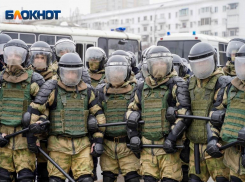 Неизвестные в масках задержали мужа популярного волгоградского дизайнера