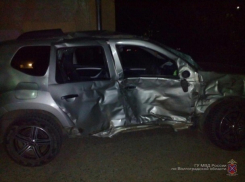 «Скорая» и иномарка столкнулись под Волгоградом: пострадали двое детей, фельдшер и врач скорой помощи