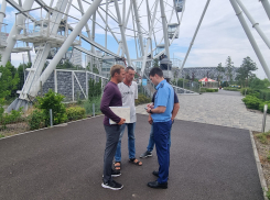 Колесо обозрения закрыли в Волгограде после ЧП 