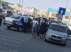 Волжане вчетвером избили таксиста на парковке ТРК «ПланетаЛето»