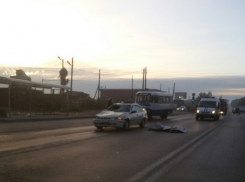 На юге Волгограда утром «Дэу Нексия» сбила насмерть 30-летнего пешехода