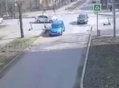 В Волгограде спасают 10-летнюю девочку после наезда иномарки  