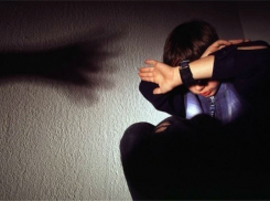 В Волгограде 24-летний педофил дважды изнасиловал 17-летнего подростка 