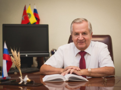 Ректор Волгоградского государственного аграрного университета отмечает свой 70 - летний юбилей