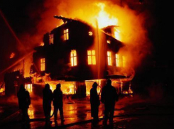 Селяне под Волгоградом подозревают в поджоге 3 домов молодую девушку