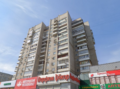 Тело волгоградки нашли на крыше магазинов 