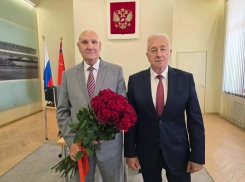 Юбилей отмечает известный волгоградский коммунист Алексей Буров 