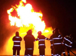 На трассе Волгоград - Самара сгорела шиномонтажная мастерская