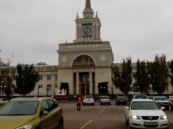 Парковка на Привокзальной площади в Волгограде станет в два раза дешевле