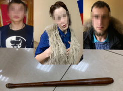  Двое подростков в Волгограде переломали руки знакомому и забрали телефон