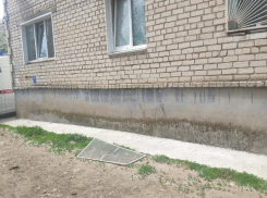Прокуратура начала проверку после смерти выпавшего из окна 3-летнего камышанина