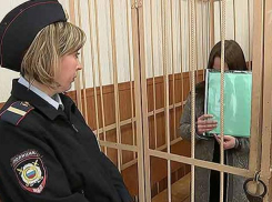 Под Волгоградом 28-летняя девушка соблазнила 15-летнего сироту