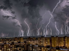 Грозы обрушатся на Волгоград в ближайшие три часа 