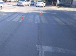 В Волгограде разыскивают водителя, сбившего на зебре женщину