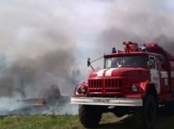 В Среднеахтубинском районе двое мужчин едва не спалили поселок