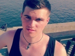 На Аллее Героев в Волгограде Land Cruiser насмерть сбил 20-летнего роллера