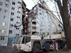 В Волгограде разбирают верхние этажи взорванного дома 