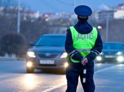 Волгоградский инспектор ответит за избиение задержанного