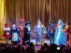 Котельниковским первоклассникам подарили встречу со сказкой