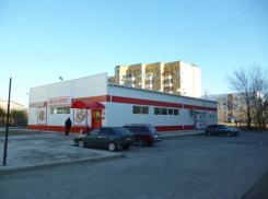 В Волжском кладовщик «Магнита» на парковке сбил 29-летнего пешехода