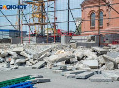 «Совершенно бессмысленное уничтожение»: общественность шокирована сносом гранитных трибун в Волгограде