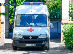 На севере Волгограда 13-летний школьник протаранил забор на мопеде