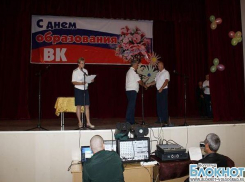 Камышинская колония пела и плясала