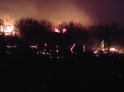 На Севере Волгограда горел дачный массив «Мичуринец»