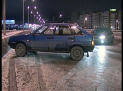 Из-за гололеда в Волгограде сегодня произошло уже 20 аварий