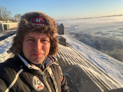 Волгоградский депутат подарил электроточилку даме своего сердца на 8 марта